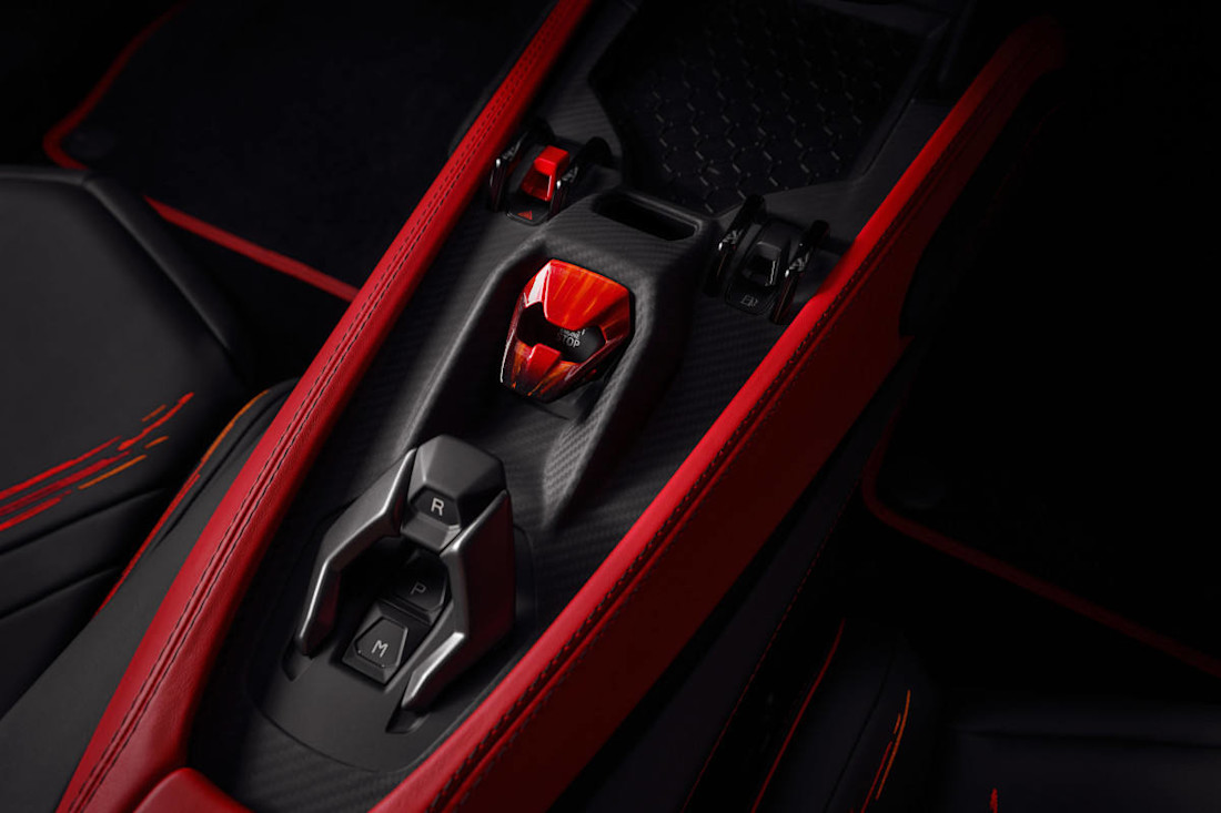 Lamborghini-revuelto-opera-unica-2024 (2).jpg