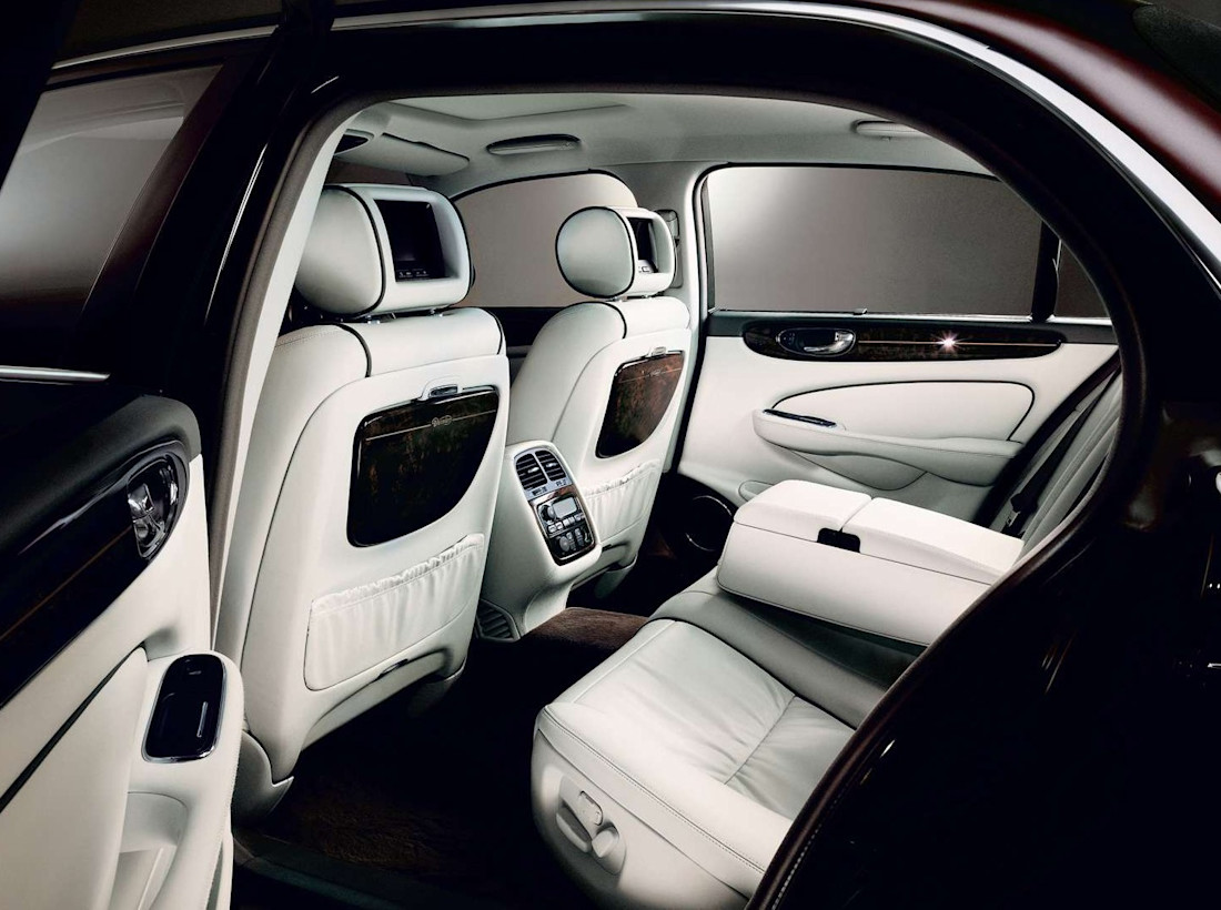 daimler-super-eight-seats