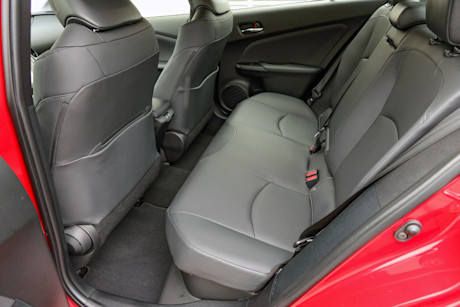 Editorial 2021 toyota prius technology advanced awd e 17 jm