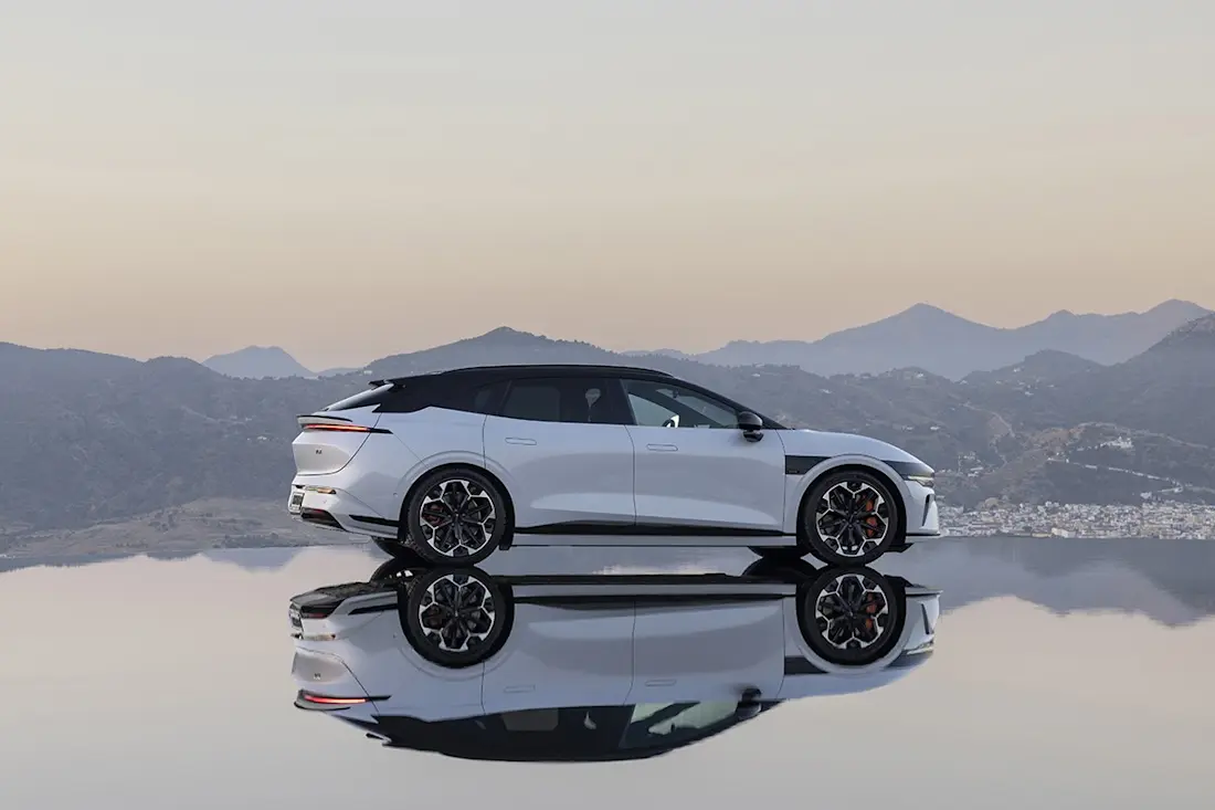 BEBE20260625 Zeekr 7GT 01