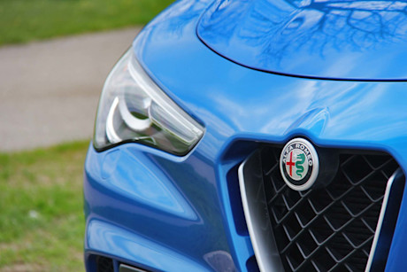 Editorial 2019 alfa romeo stelvio quadrifoglio awd 16 dw