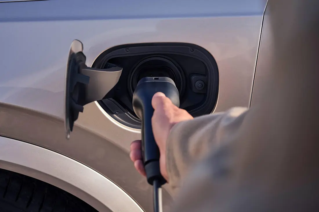 Volvo-XC90-2025 (3) Volvo-XC90-2025 (3)