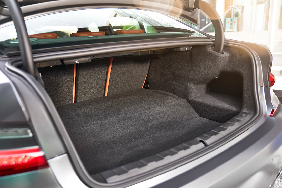 AS24 - BMW 330e (5).jpg