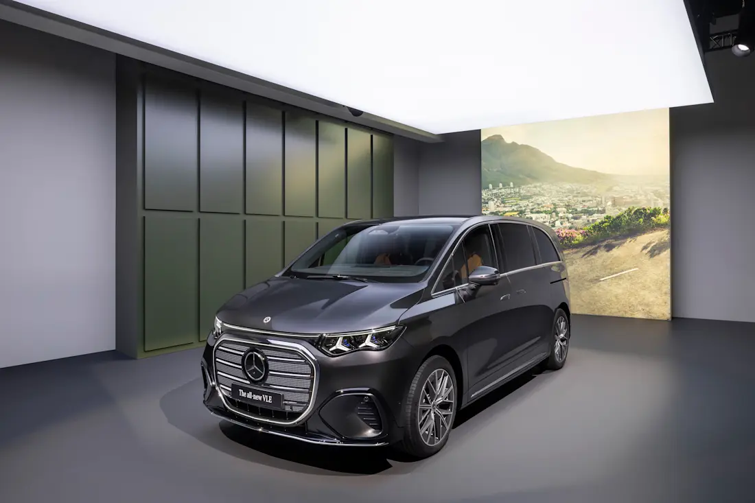 Mercedes VLE (2026)_seitliche Frontalansicht