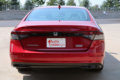 Editorial 2023 honda accord hybrid touring td 230929 11 jm