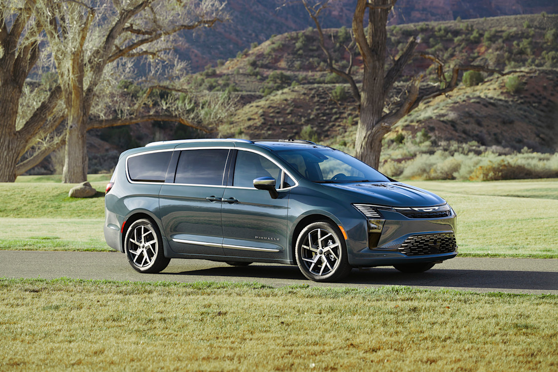2027 Chrysler Pacifica - NF - Chrysler - 260401 - 4.jpg