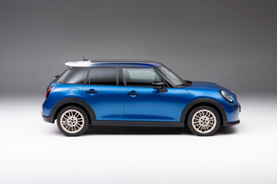 mini-cooper-5-door-2025 (3).jpg