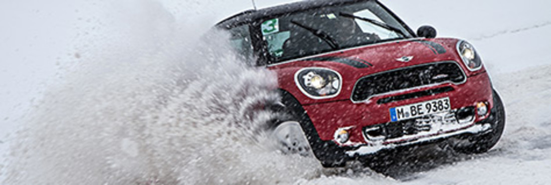 Grenzbereich: Winterfahrtraining mit Mini – Zum Durchdrehen