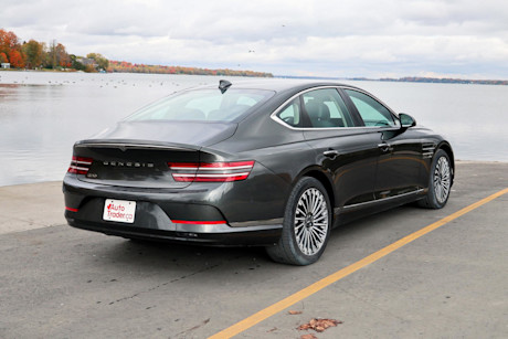Editorial 2023 genesis electrified g80 prestige 09 jm