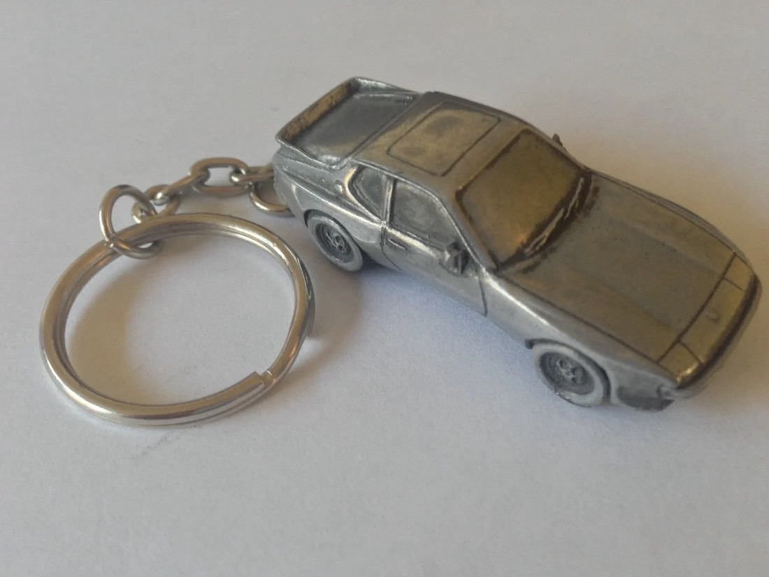 A Guide to Good (and Bad) Car Gifts