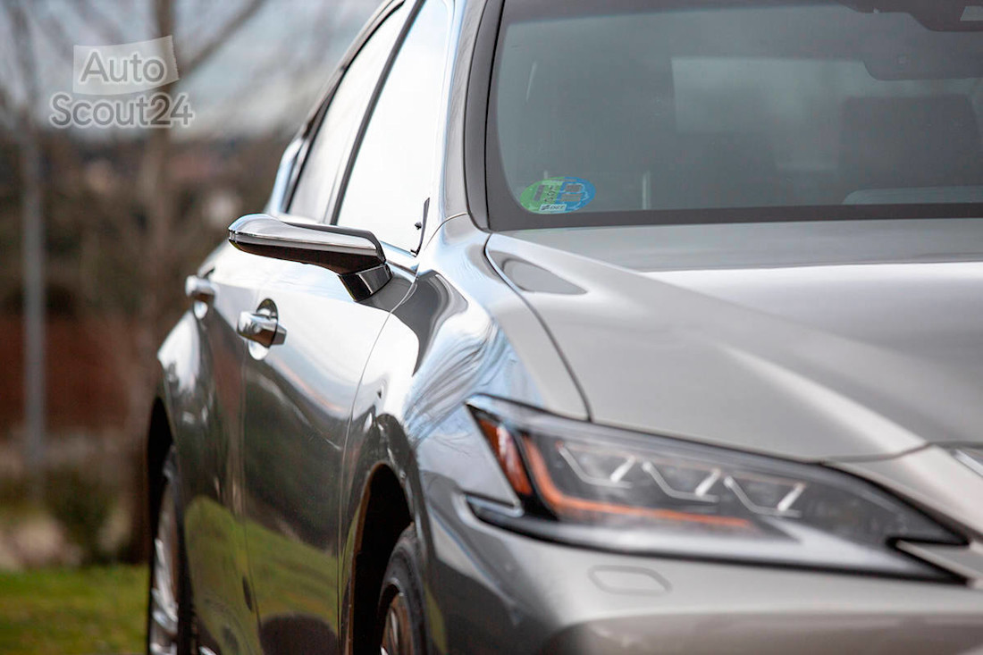 Lexus ES 300h 2021 retrovisores digitales A24 (7).jpg