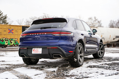 Editorial 2022 porsche macan 04 di