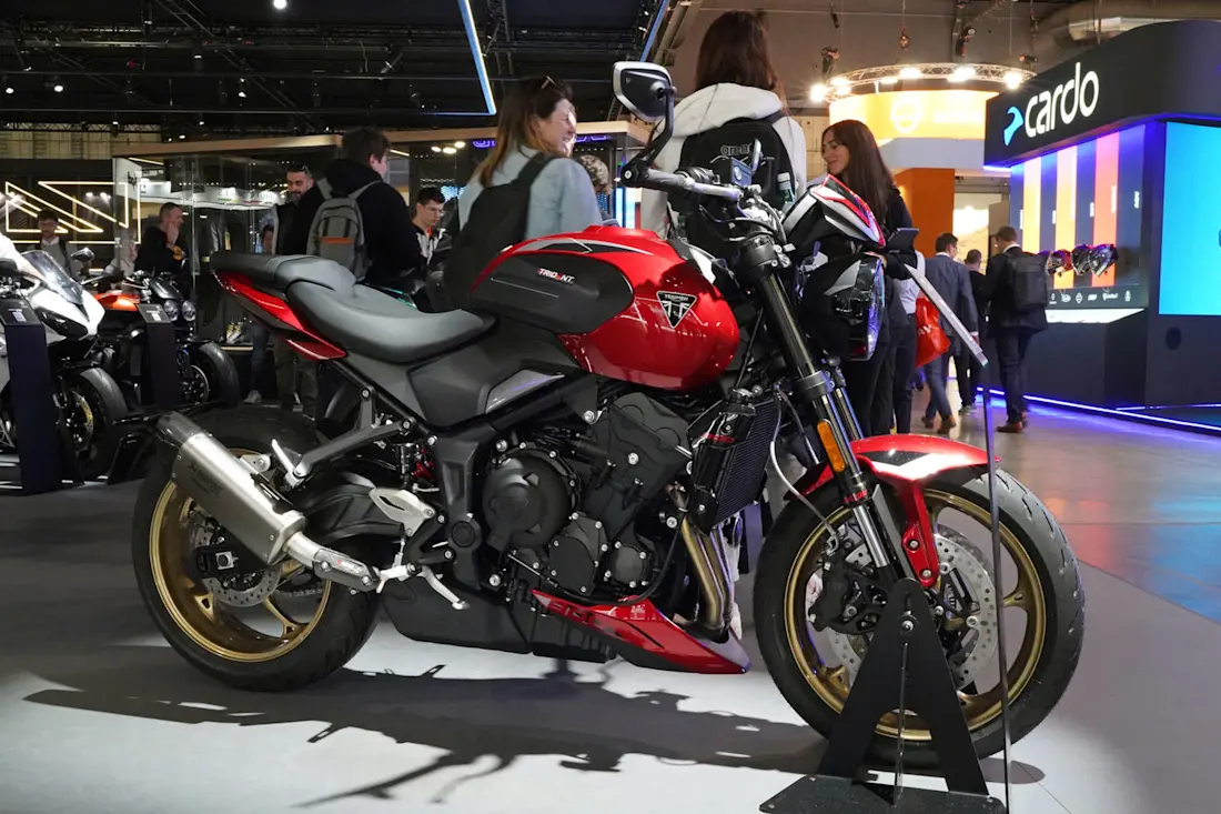 14 eicma-2025 triumph-trident-800