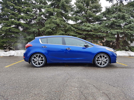 Editorial 2017 kia forte5 sx 04 sw