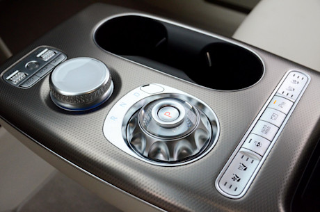Genesis GV60 Performance 2023 : essai routier Body Image