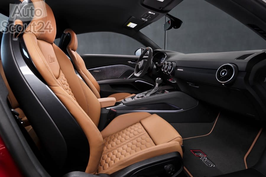 2022-Audi-TT-RS-Heritage-Edition-23.jpg