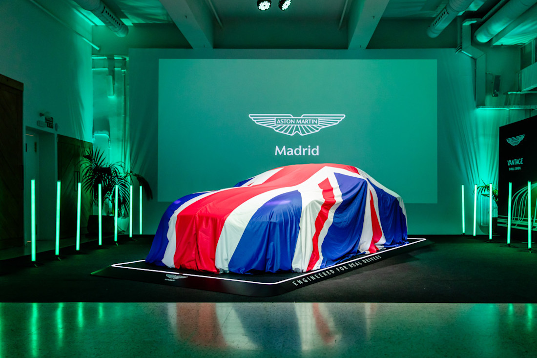 Aston-Martin-Vantage-2024 (2).jpg