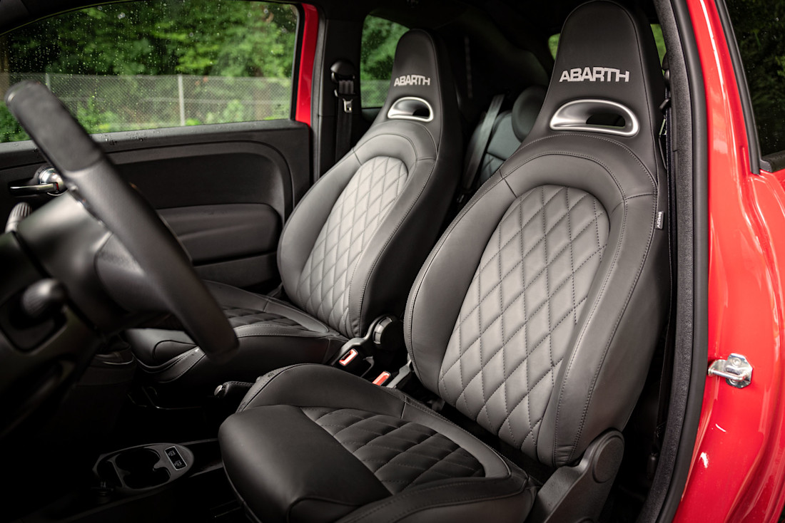 Fiat-Abarth-595-Competizione-Seats.jpg