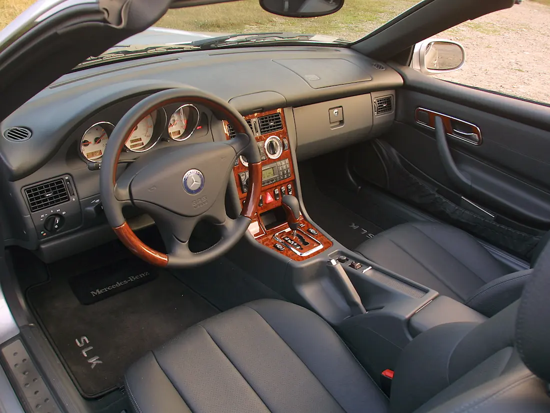 mercedes-benz slk 320 interni
