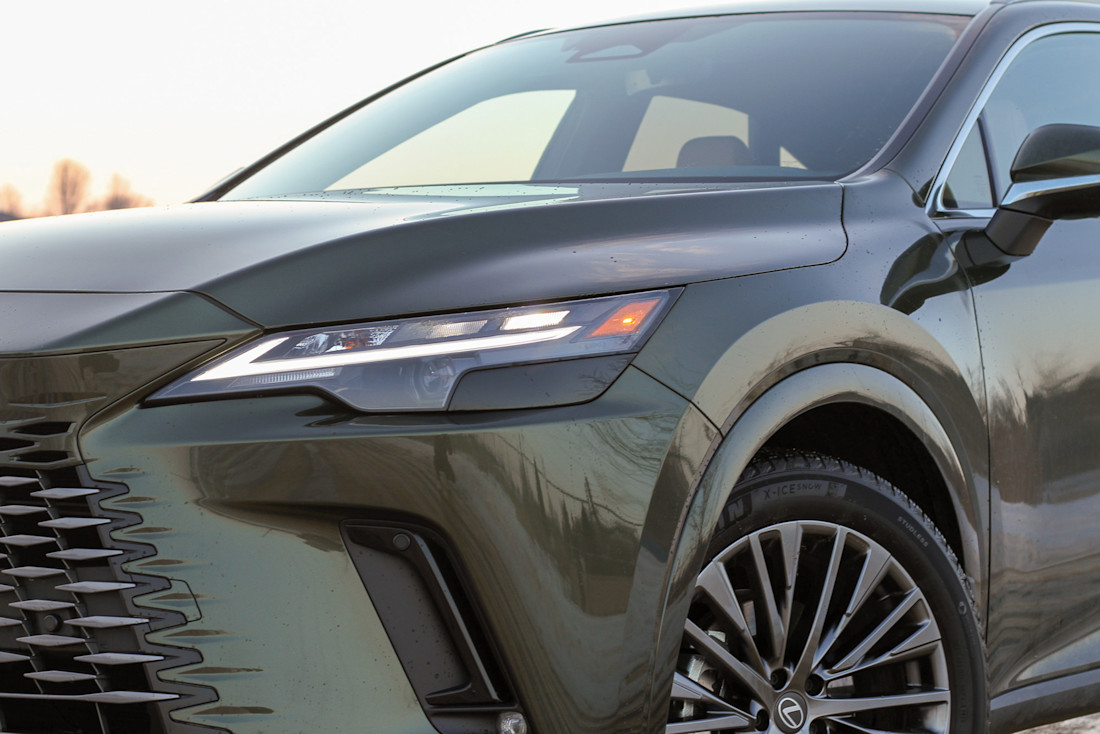 2026 Lexus RX 450h+ PHEV Review - AutoTrader.ca