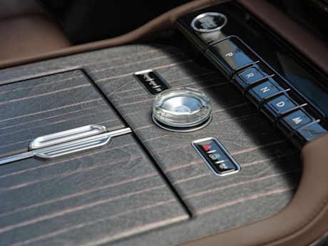 Editorial 2025 lincoln navigator black label enlighten 14