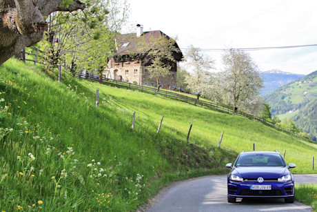 Editorial 2016 volkswagen golf r variant jy 02