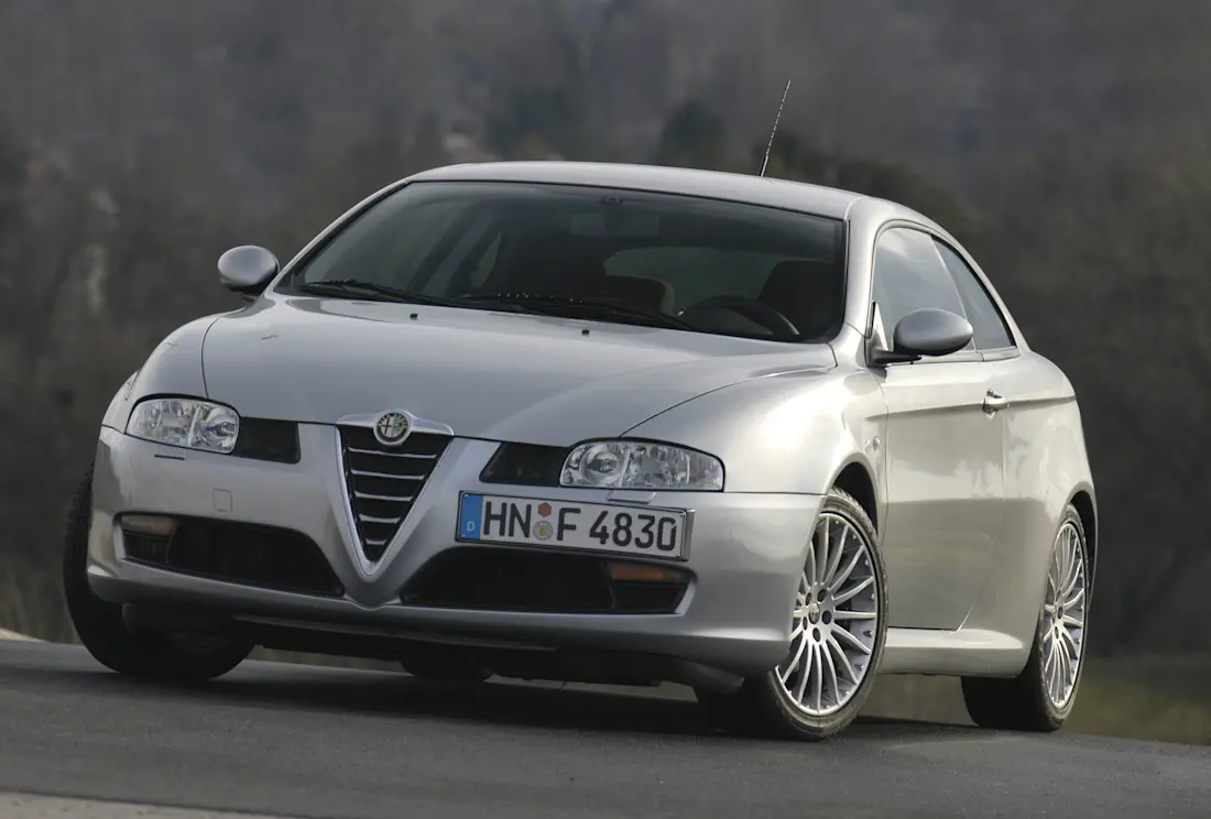 alfa-romeo-gt-front
