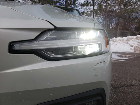 Editorial 2019 volvo v60 inscription 06 sw