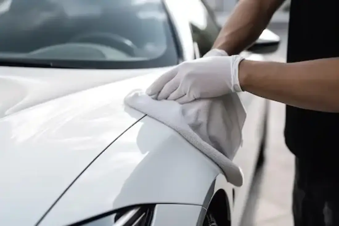 Cirer la voiture