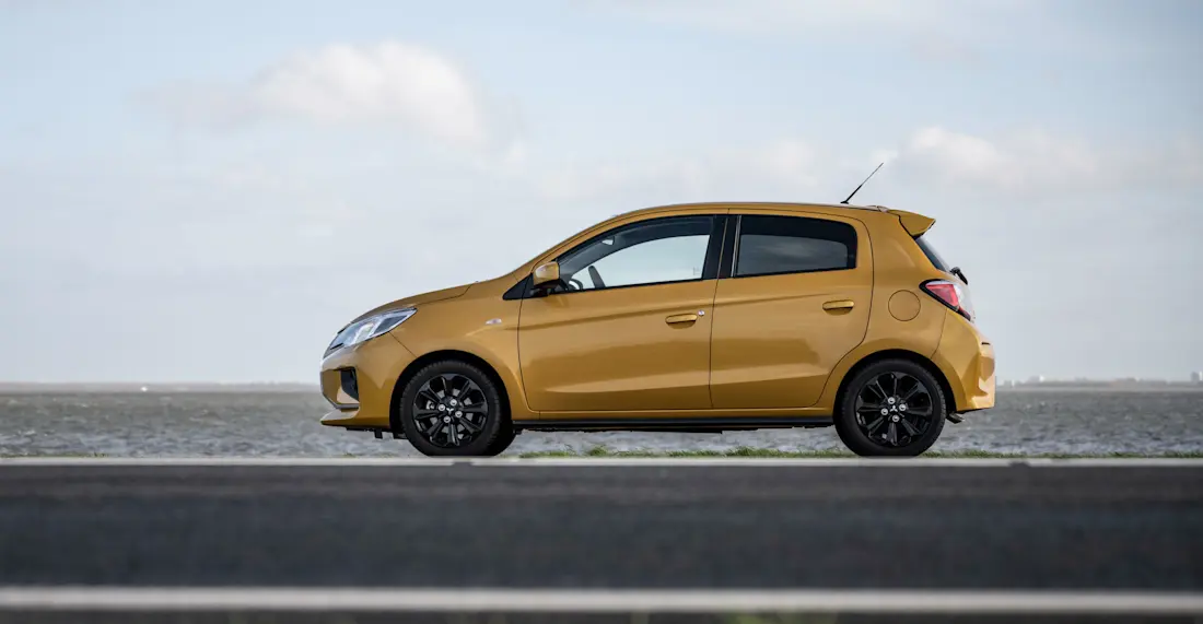 mitsubishi-space-star-side mitsubishi-space-star-side