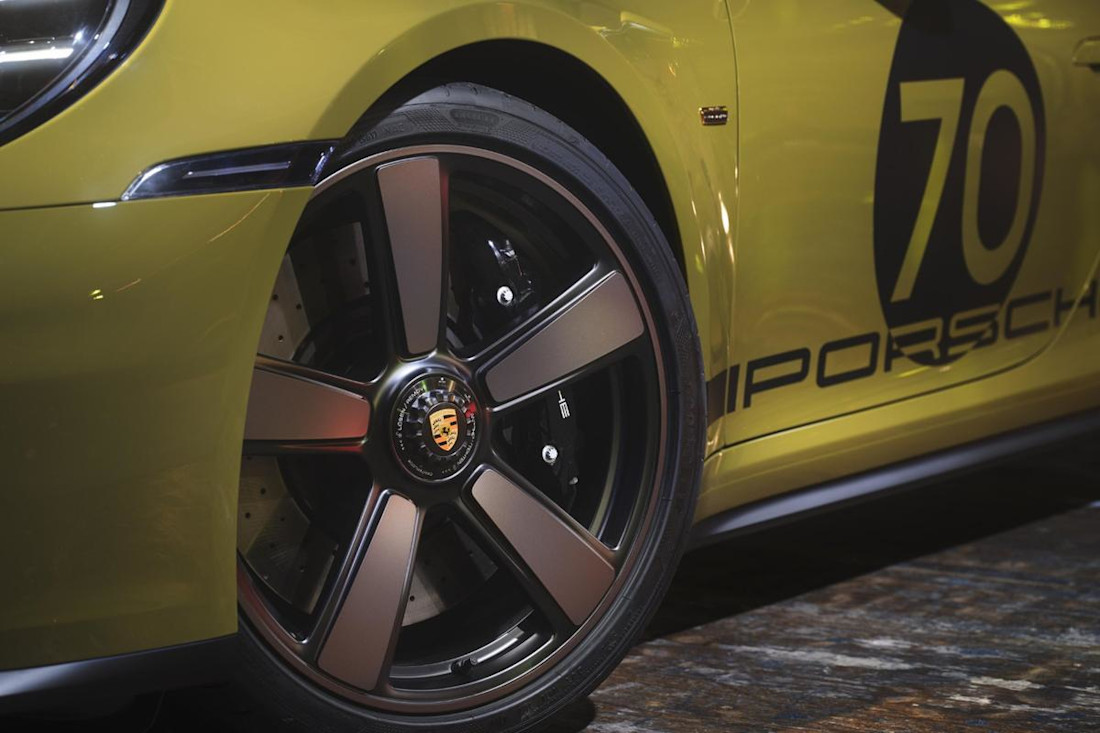porsche-911-spirit-70 (6).jpg