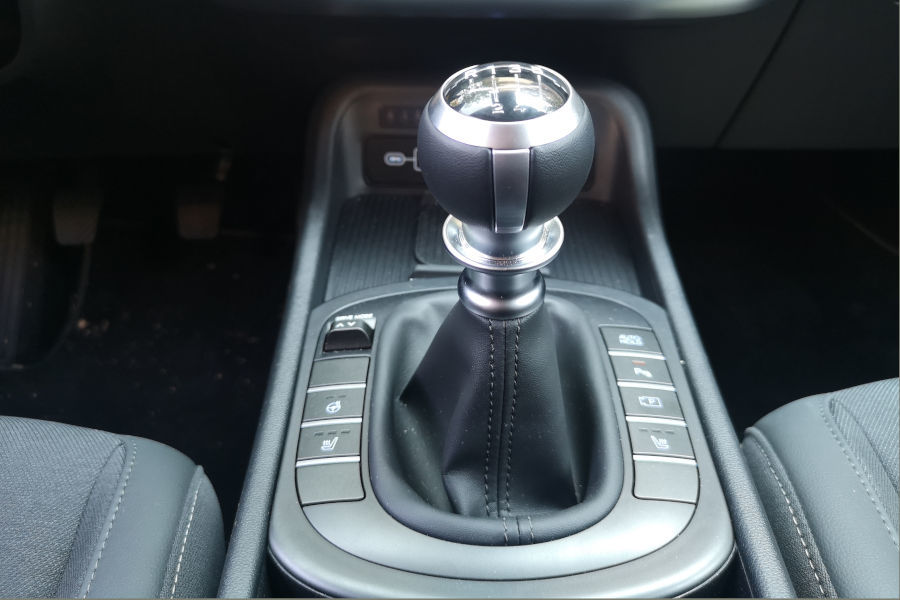 hyundai-kona-2023-1-0-mhev-tecno-review-autoscout24 (39).jpg