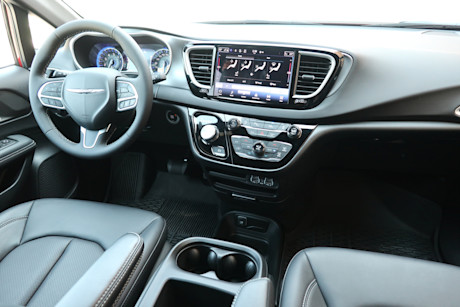 2025 Chrysler Grand Caravan Review Body Image