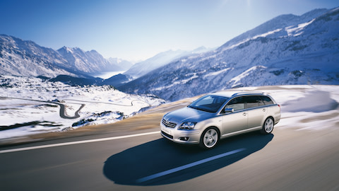 toyota-avensis-t25-l-01