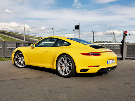 Editorial 22 bh 2017 porsche 911 carrera 4s