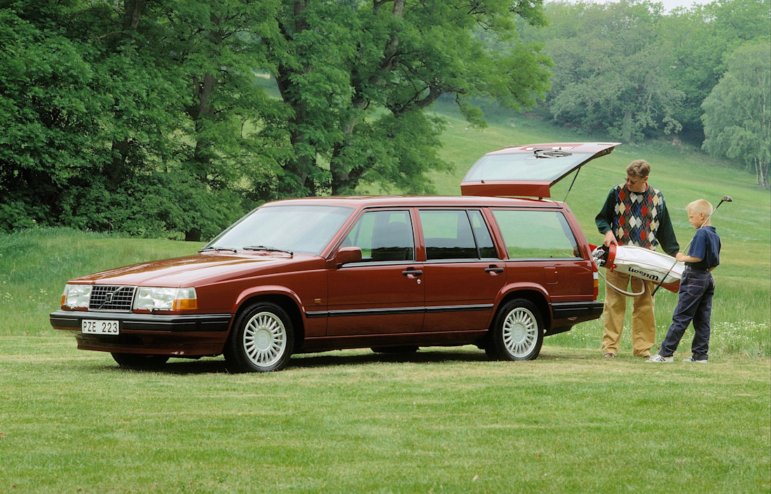 volvo-945-side