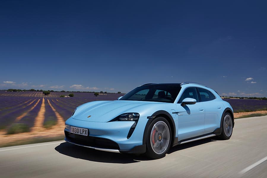 PORSCHE-TAYCAN-CROSS-TURISMO-021.jpg