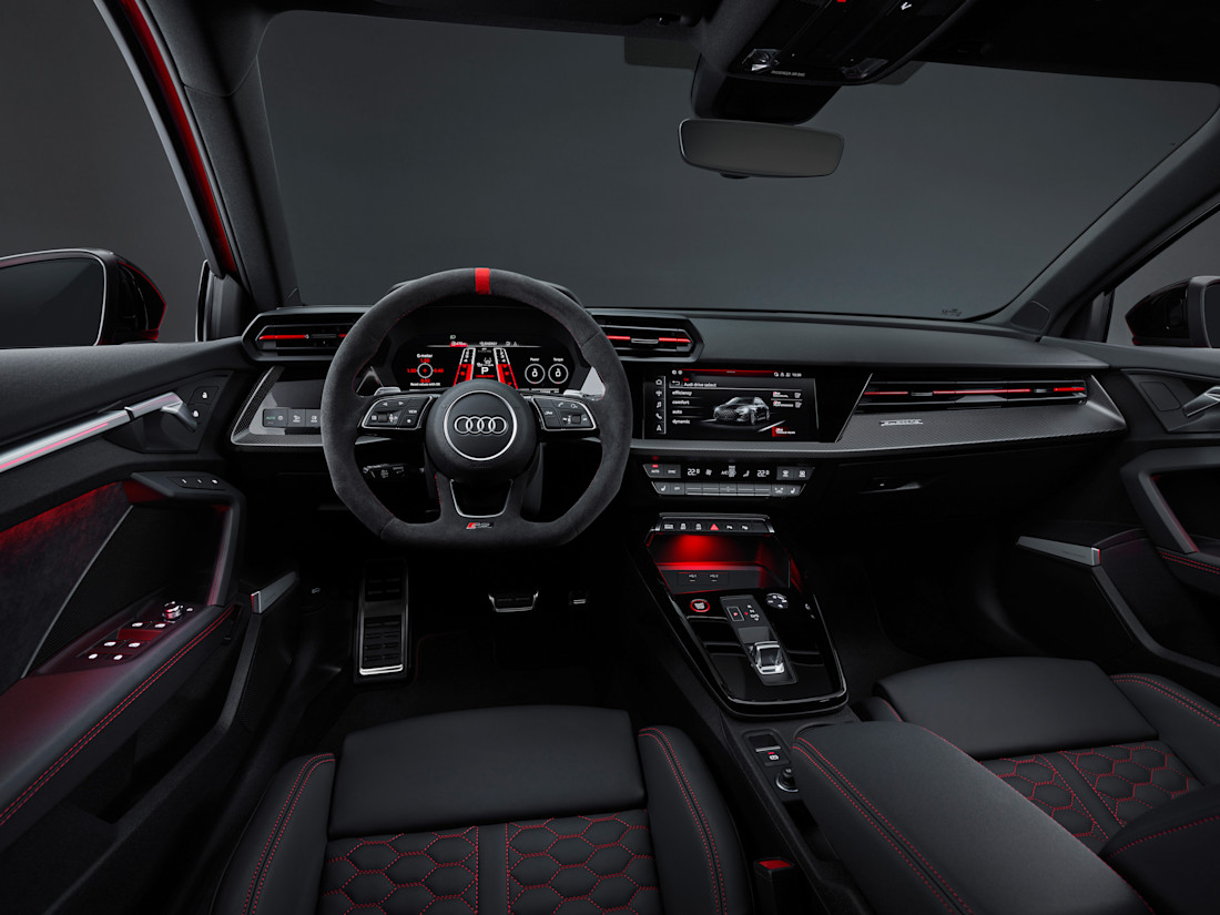 audi-rs3-sportback-interieur