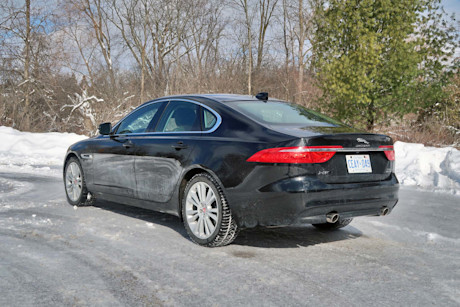 Editorial 2018 jaguar xf 25t awd prestige 05 jm