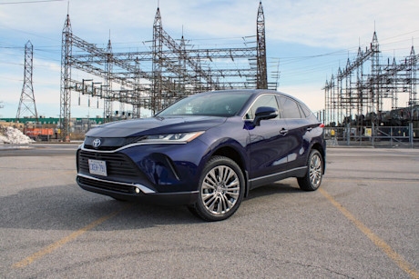 Editorial 2023 toyota venza limited 02 db fr