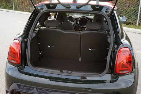Editorial 2023 mini cooper 3 door jcw 23 jl