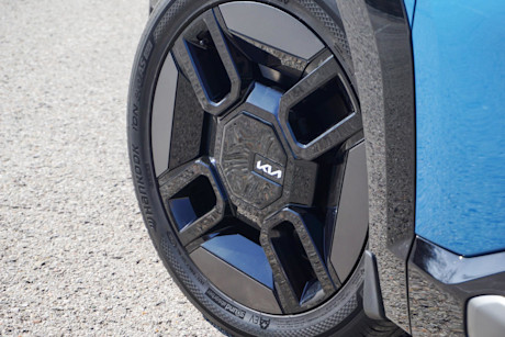 Editorial 2024 kia ev9 land gt line awd td 240417 10 di