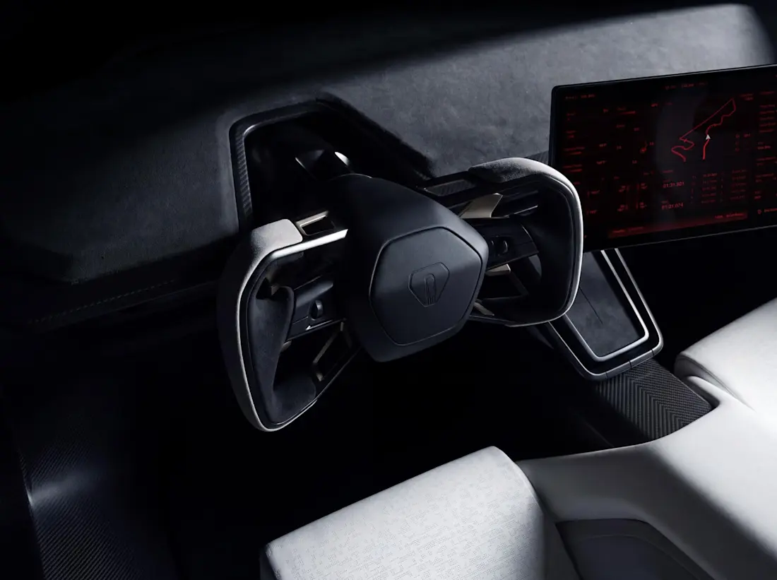 Tesla Roadster, il prototipo vola davvero: produzione promessa per il 2028