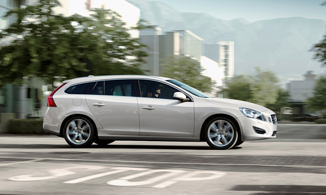volvo-v60-side