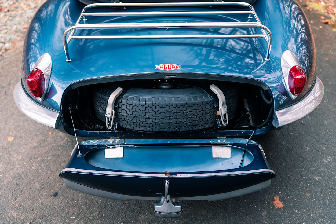 Jaguar-XKSS (13).jpg