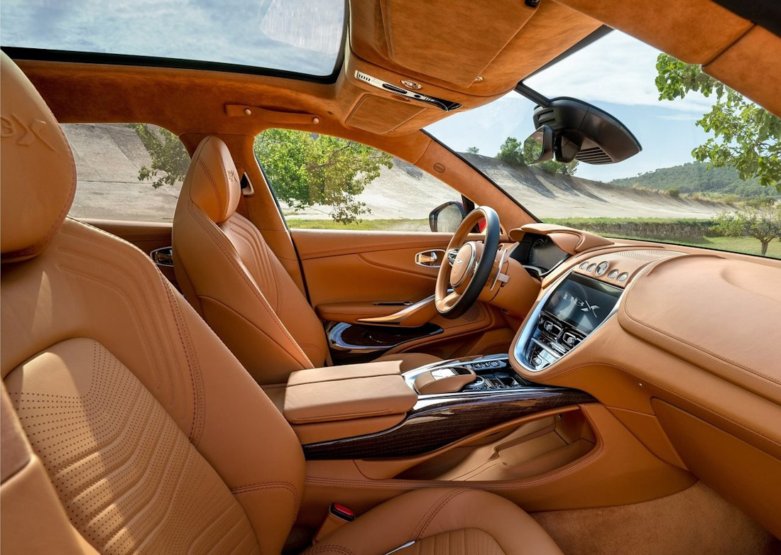 Aston_Martin-DBX-2021-1280-16.jpg