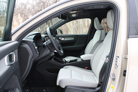 Volvo EX30 2025 vs Volvo EX40 2025 – Quel est le meilleur choix pour vous? Image