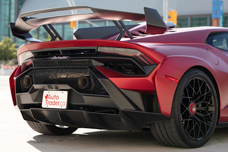 Editorial 2022 lamborghini huracan sto 19 jl cs