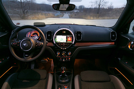 Editorial 2020 mini jcw countryman all4 18 jw