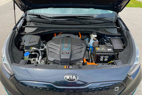 Editorial 2021 kia niro ev sx touring 15 ct